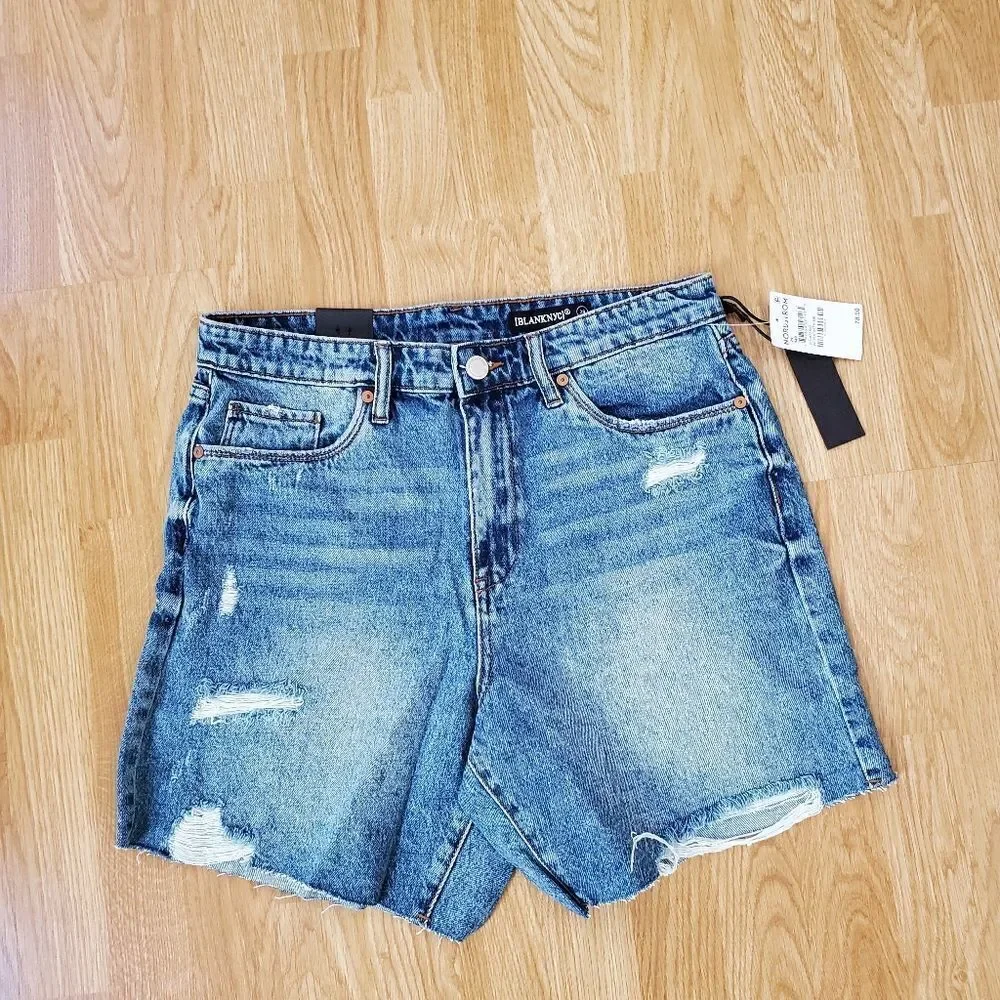 NEW! BLANK NYC | 'TheWarren' Work With Me Mid-thigh Distressed Jean Shorts sz 29
